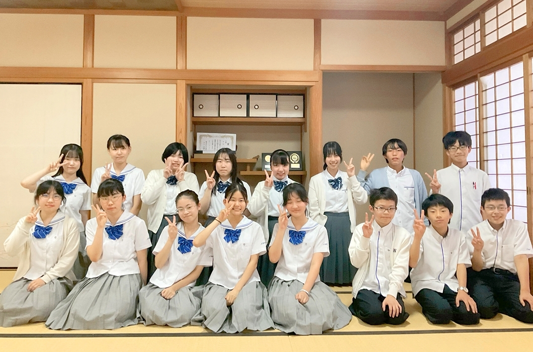 西大和学園高校　競技かるた部