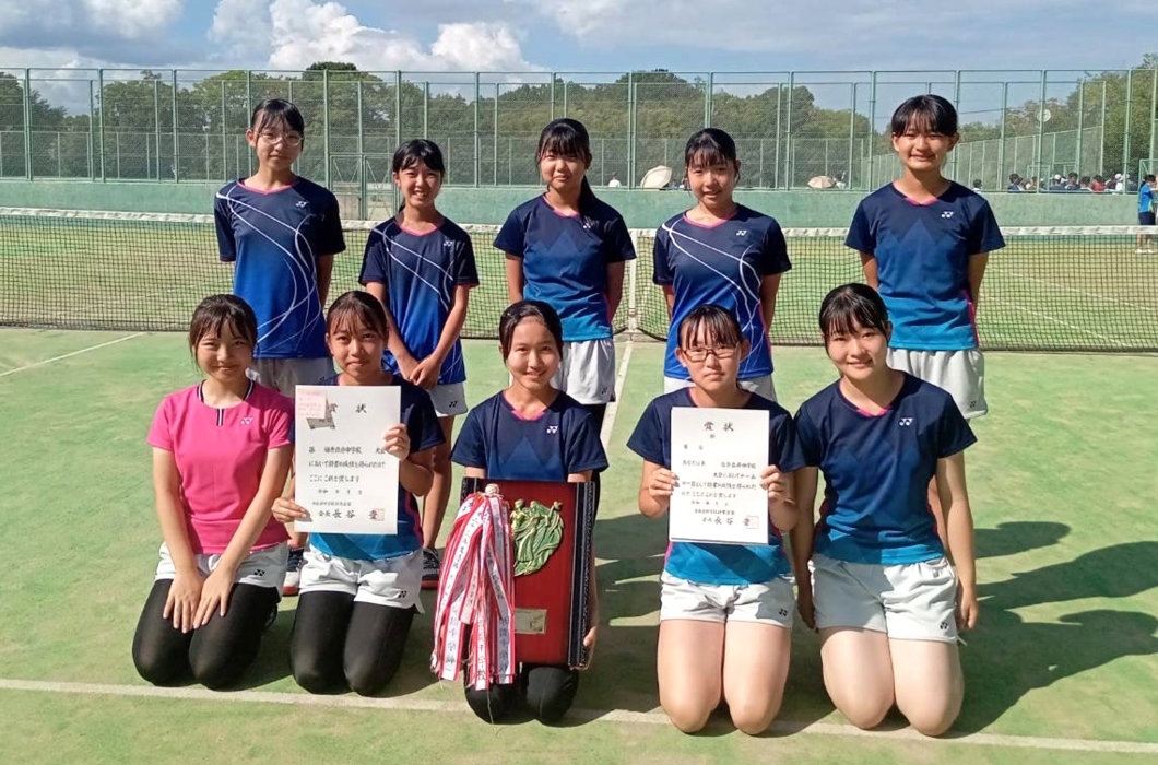 奈良学園登美ヶ丘中学校　女子テニス部