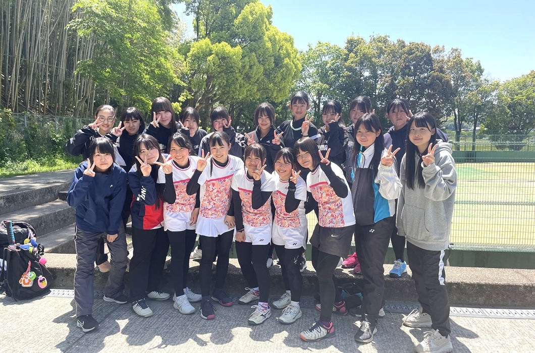 育英西高校　テニス部