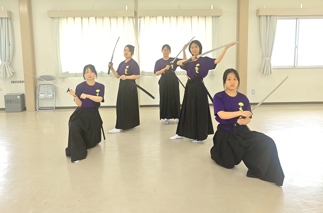 橿原高校　吟詠剣詩舞部