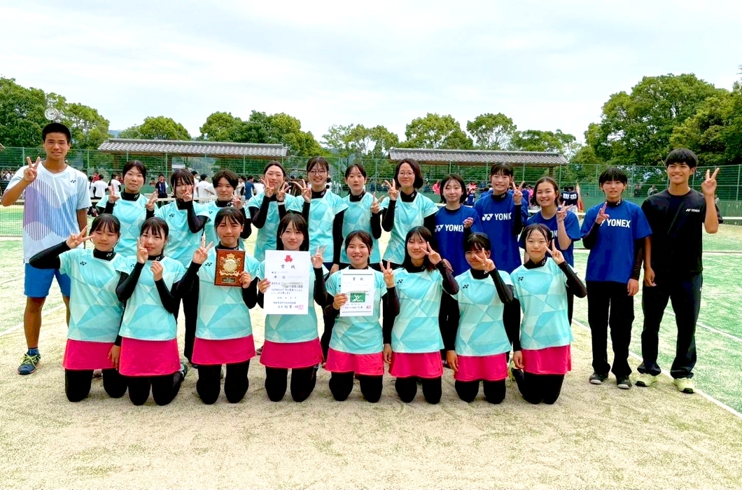 奈良育英高校　ソフトテニス部