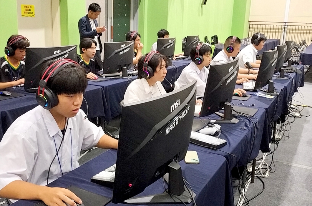 二階堂高校　e-Sports部